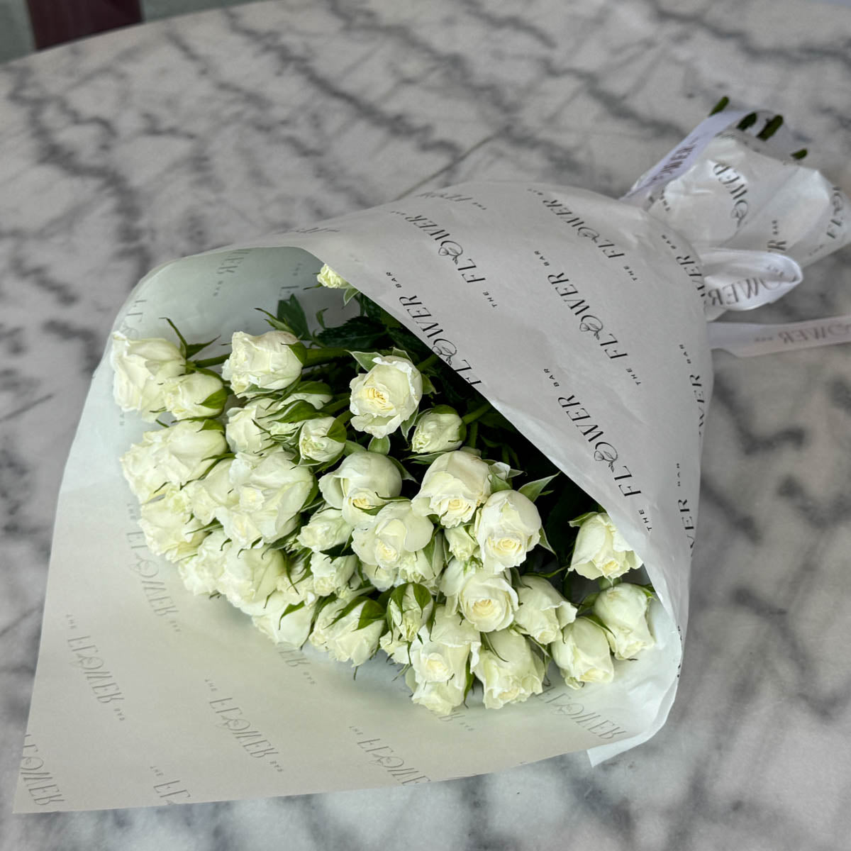 10 White Spray Roses