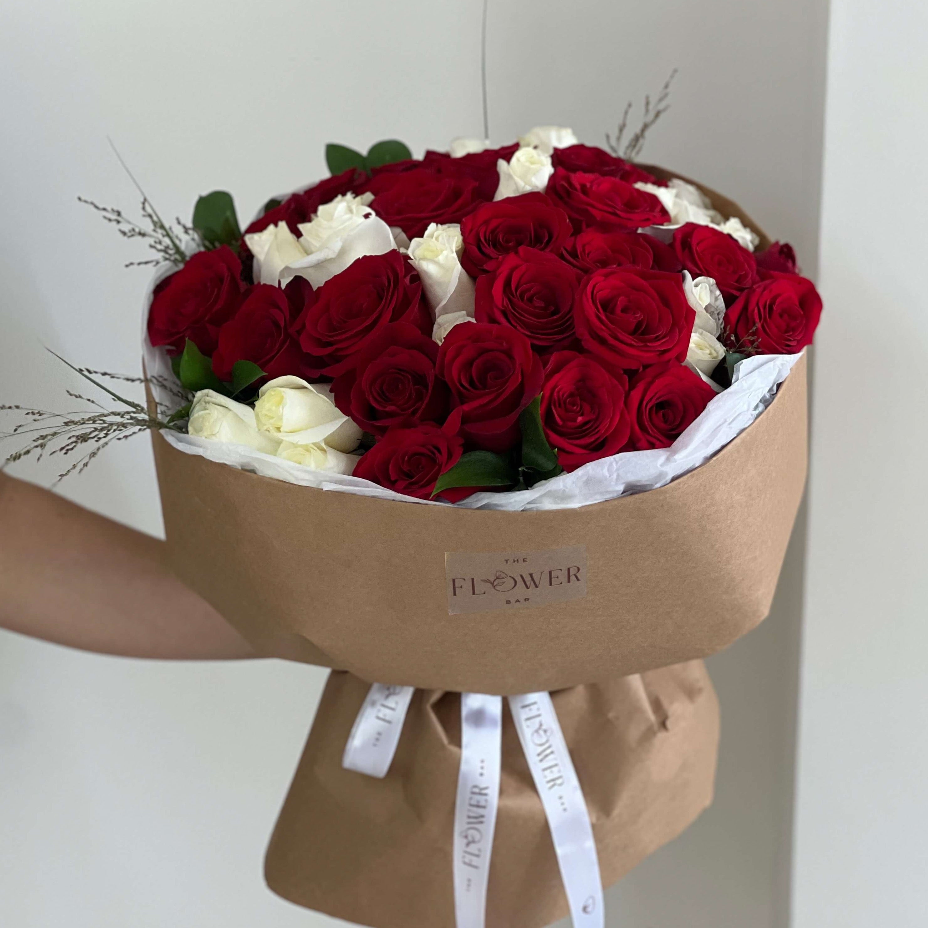 Bright Elen, rose bouquet